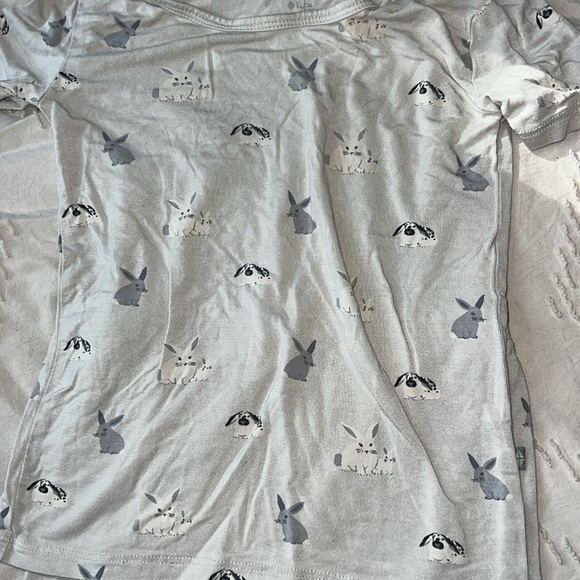 Kyte BABY Light Gray Kids Pajama Set with Animal Design - Picture 3 of 4